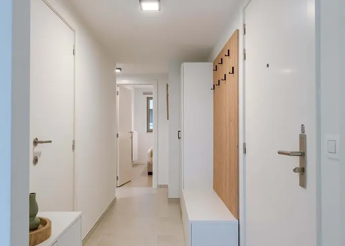 Huswell - Bright In Sky Garden With Terrace أوستيند